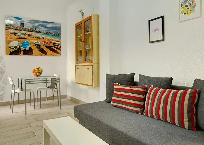 Cozy Las Canteras Beach Apartment