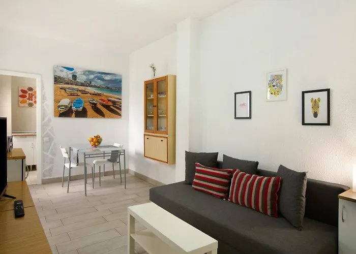 Cozy Las Canteras Beach Apartment